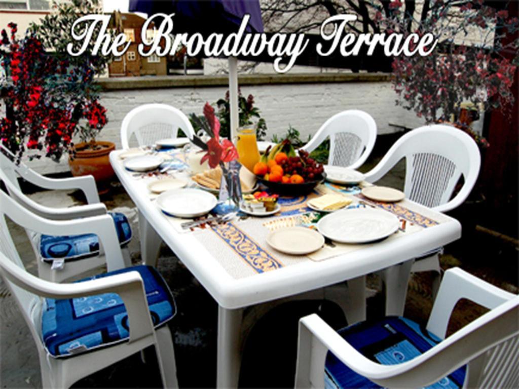 Broadway Lodge Bed And Breakfast Surbiton Buitenkant foto