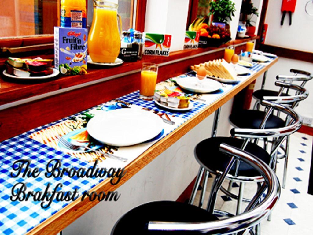 Broadway Lodge Bed And Breakfast Surbiton Buitenkant foto