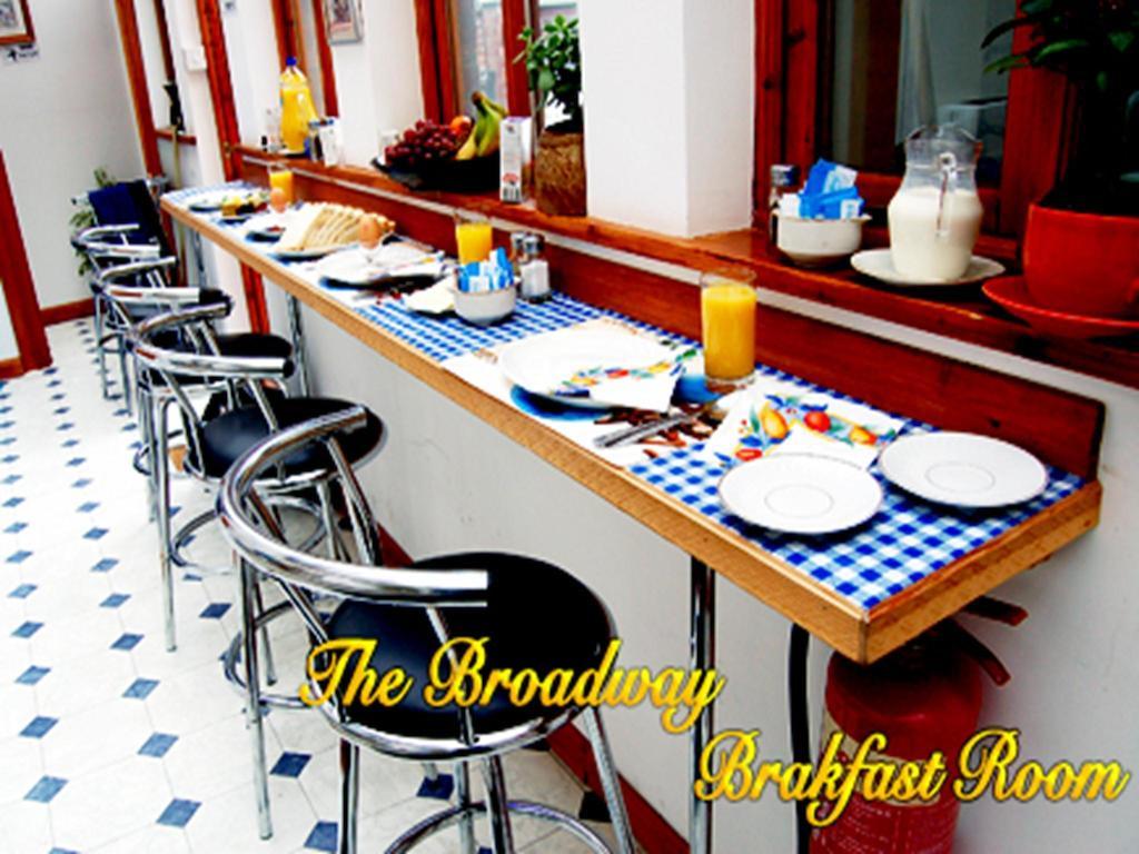 Broadway Lodge Bed And Breakfast Surbiton Buitenkant foto